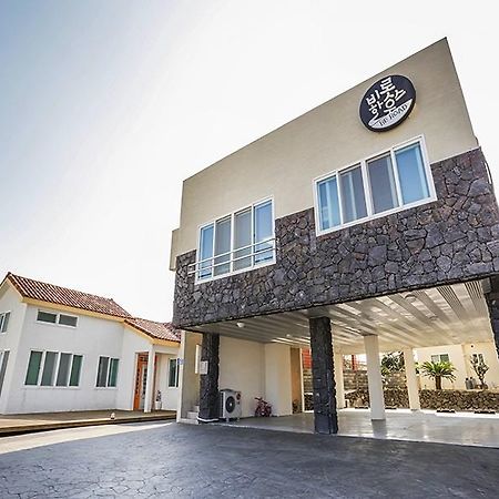 Be Road House Hotel Jeju Exterior foto
