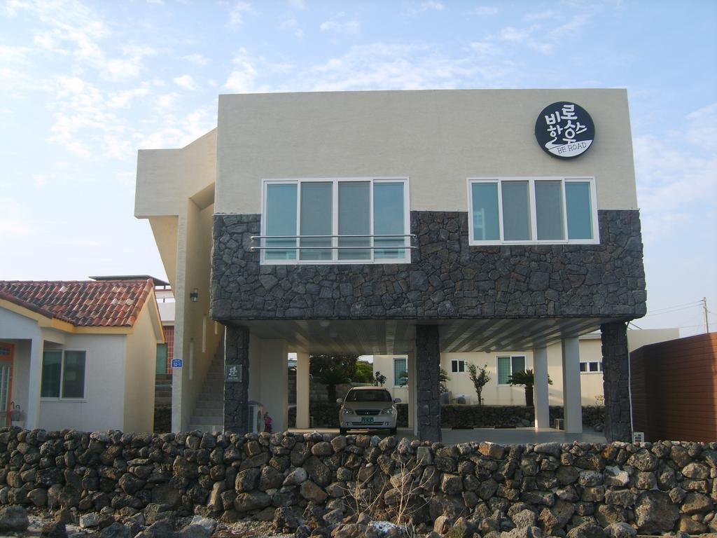 Be Road House Hotel Jeju Exterior foto